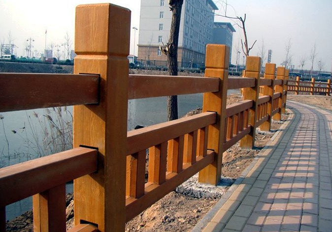 桐城河道景区仿木护栏